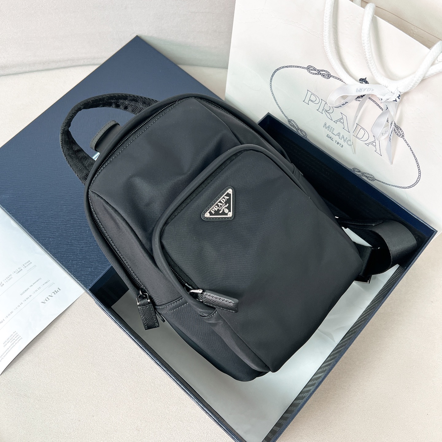 [TOP] PRADA Re-Nylon and Saffiano Leather Backpack 20x27x8cm - Black