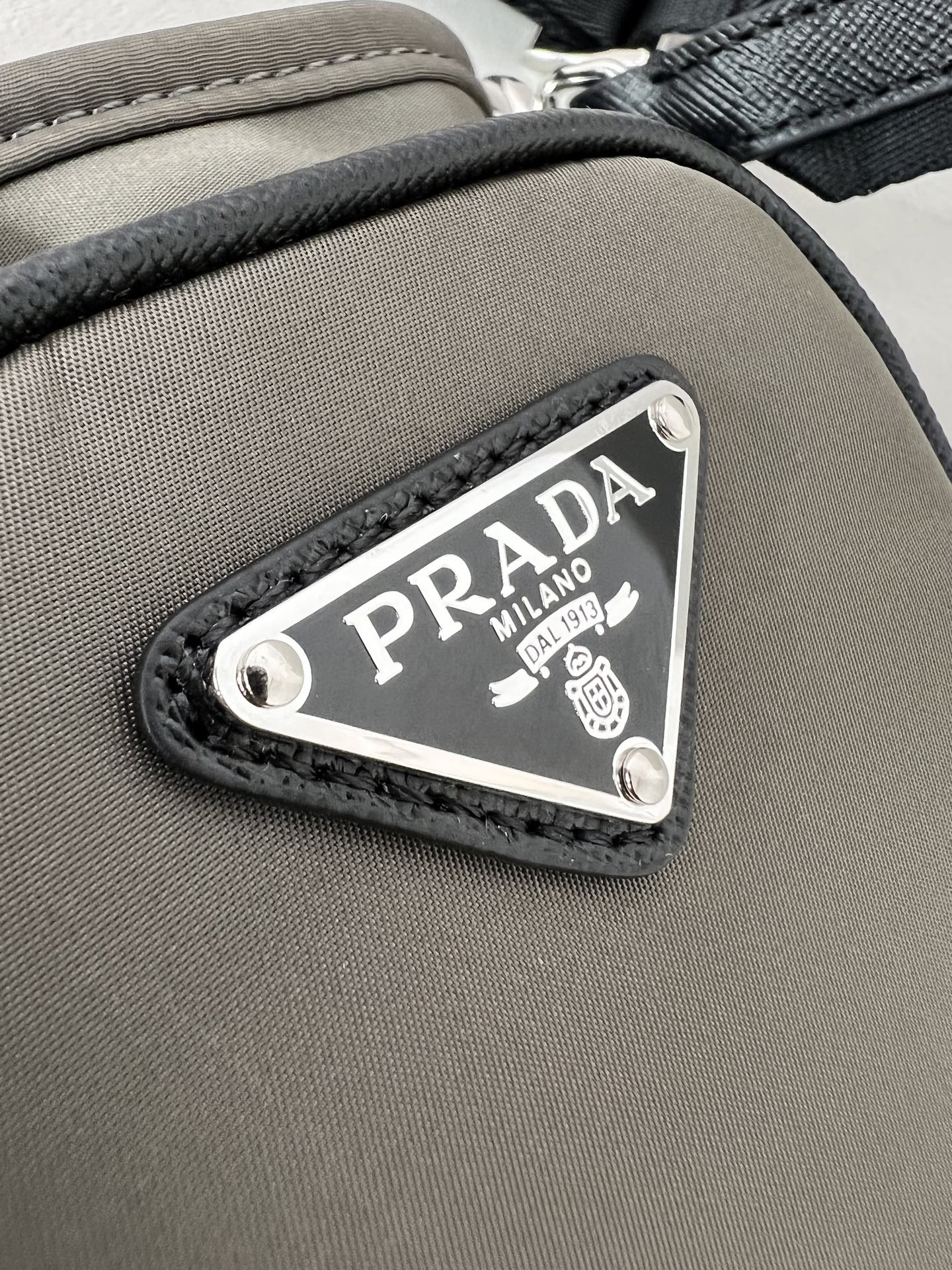 [TOP] PRADA Mobile Phone Bag Re-Nylon 13x18cm - Gray