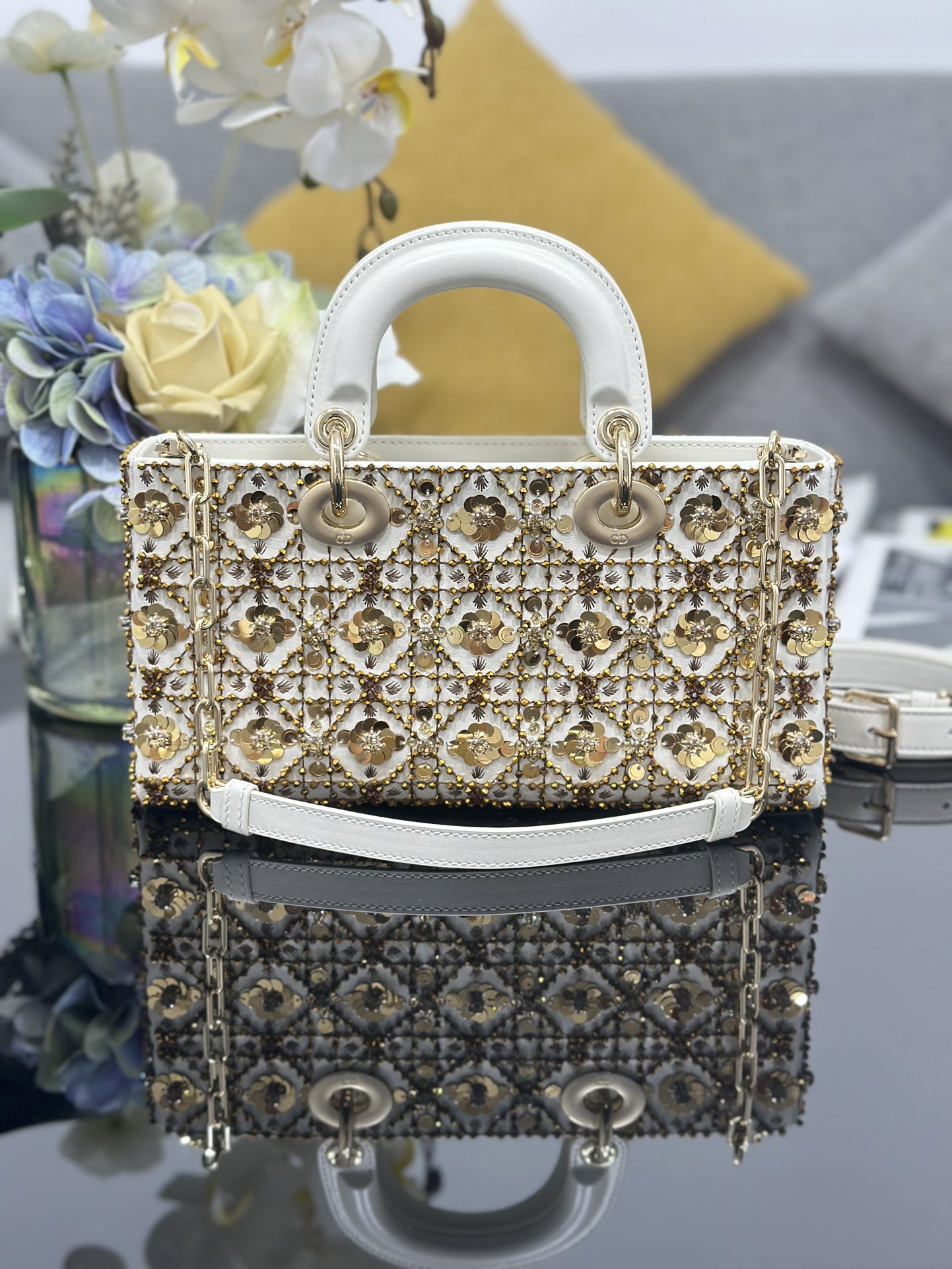 [TOP] Christian Dior Embroidery Beads Lady D-Joy Bag 26 x 13.5 x 5 cm - Gold