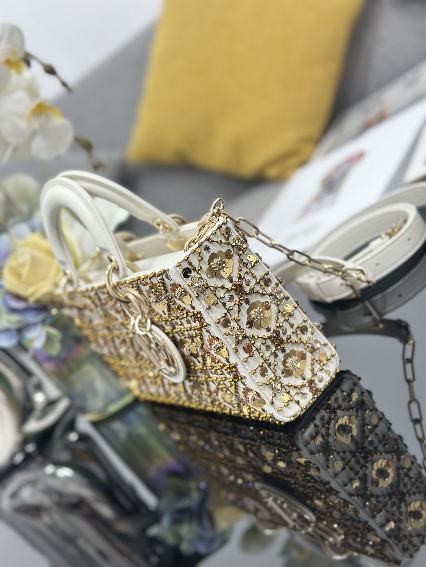 [TOP] Christian Dior Embroidery Beads Lady D-Joy Bag 26 x 13.5 x 5 cm - Gold