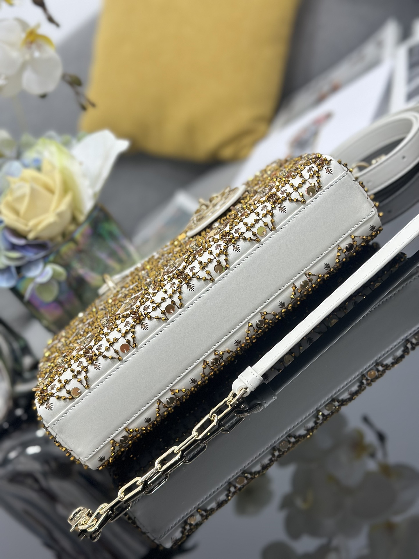 [TOP] Christian Dior Embroidery Beads Lady D-Joy Bag 26 x 13.5 x 5 cm - Gold