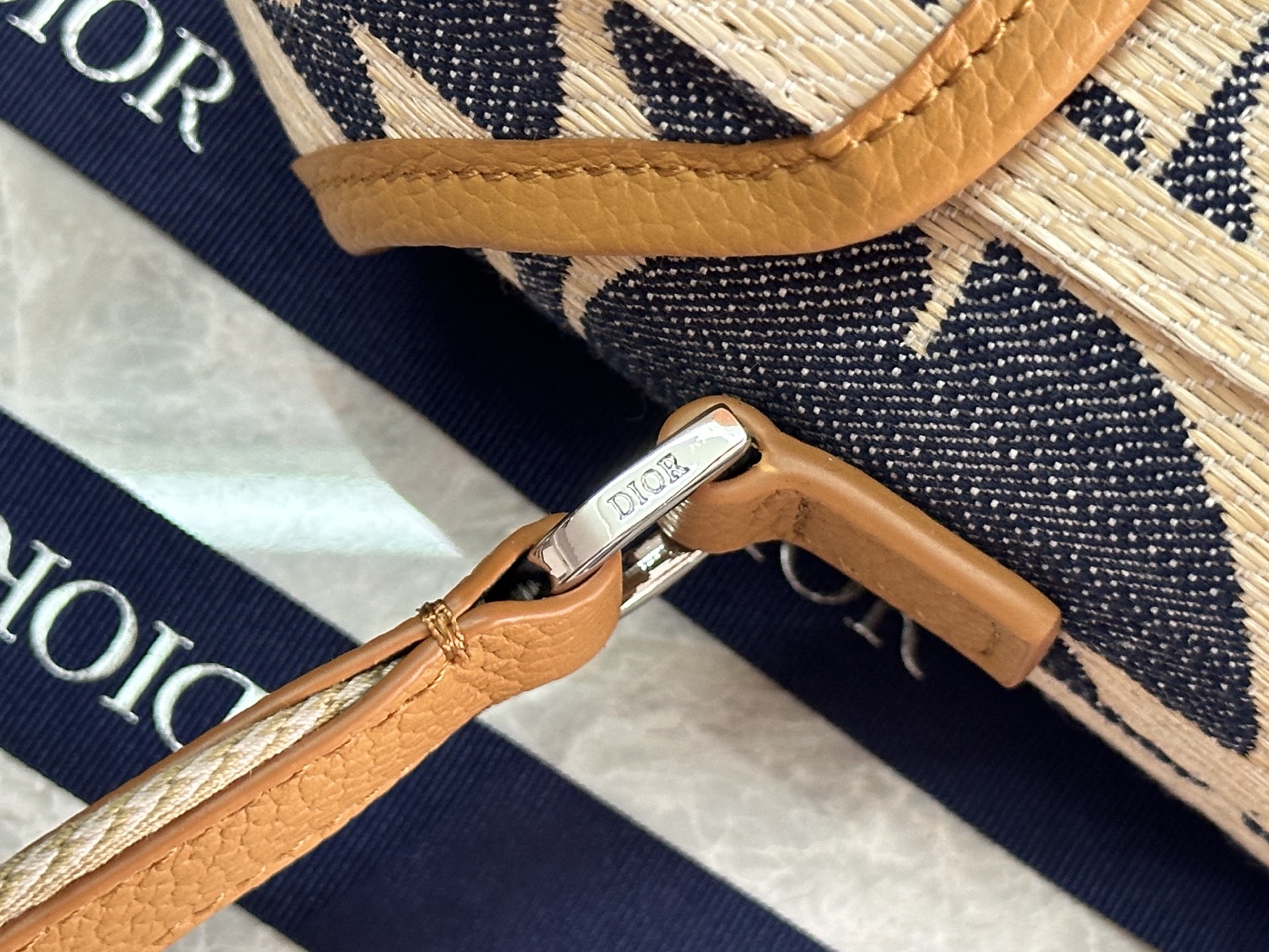 [TOP] Christian Dior Hit The Road Messenger Bag 24x18x8cm - Blue and Beige