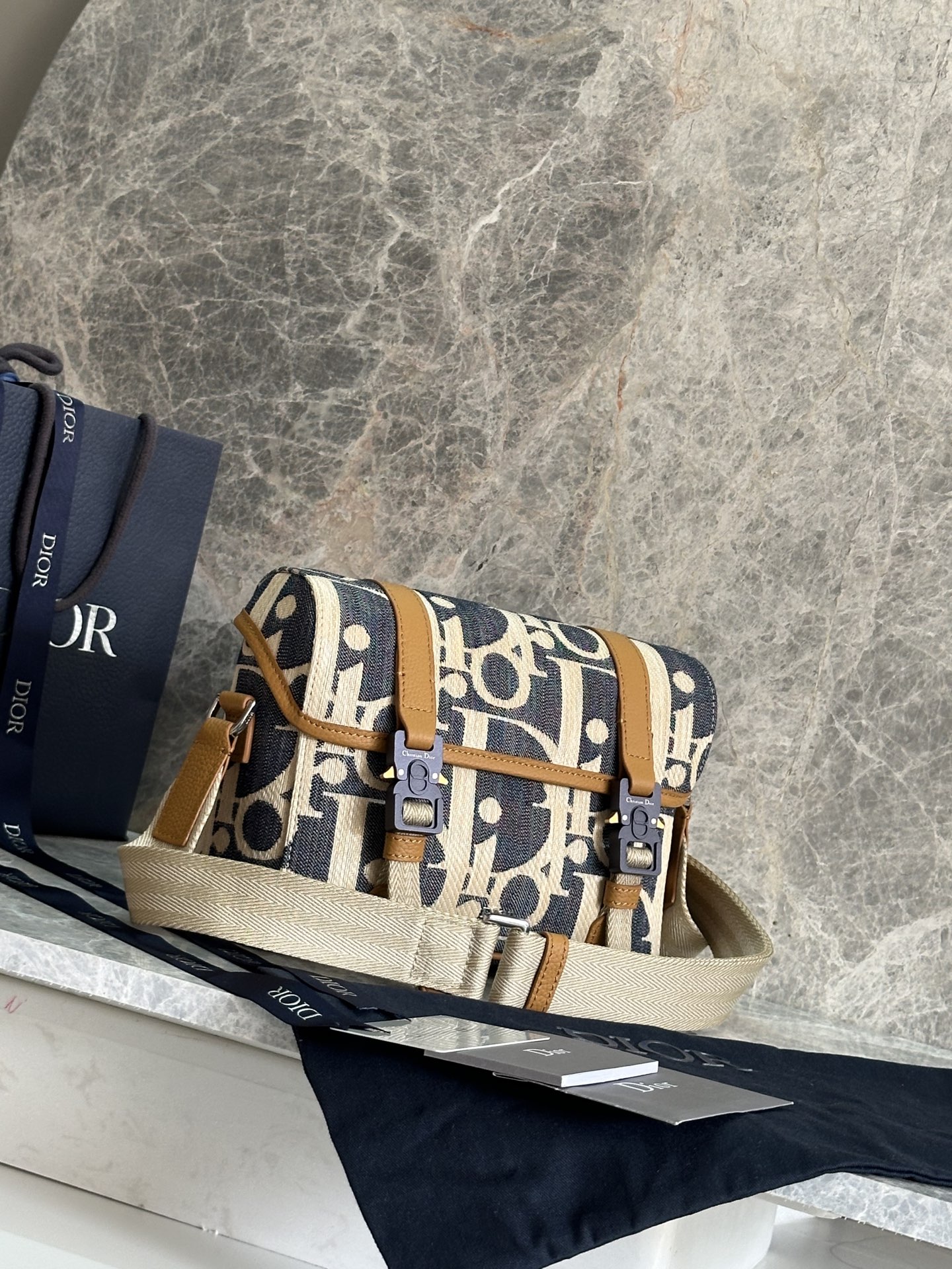 [TOP] Christian Dior Hit The Road Messenger Bag 24x18x8cm - Blue and Beige