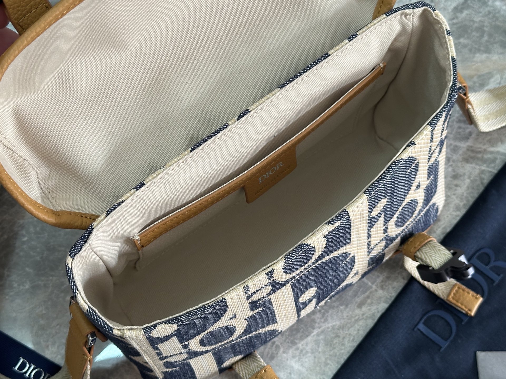 [TOP] Christian Dior Hit The Road Messenger Bag 24x18x8cm - Blue and Beige