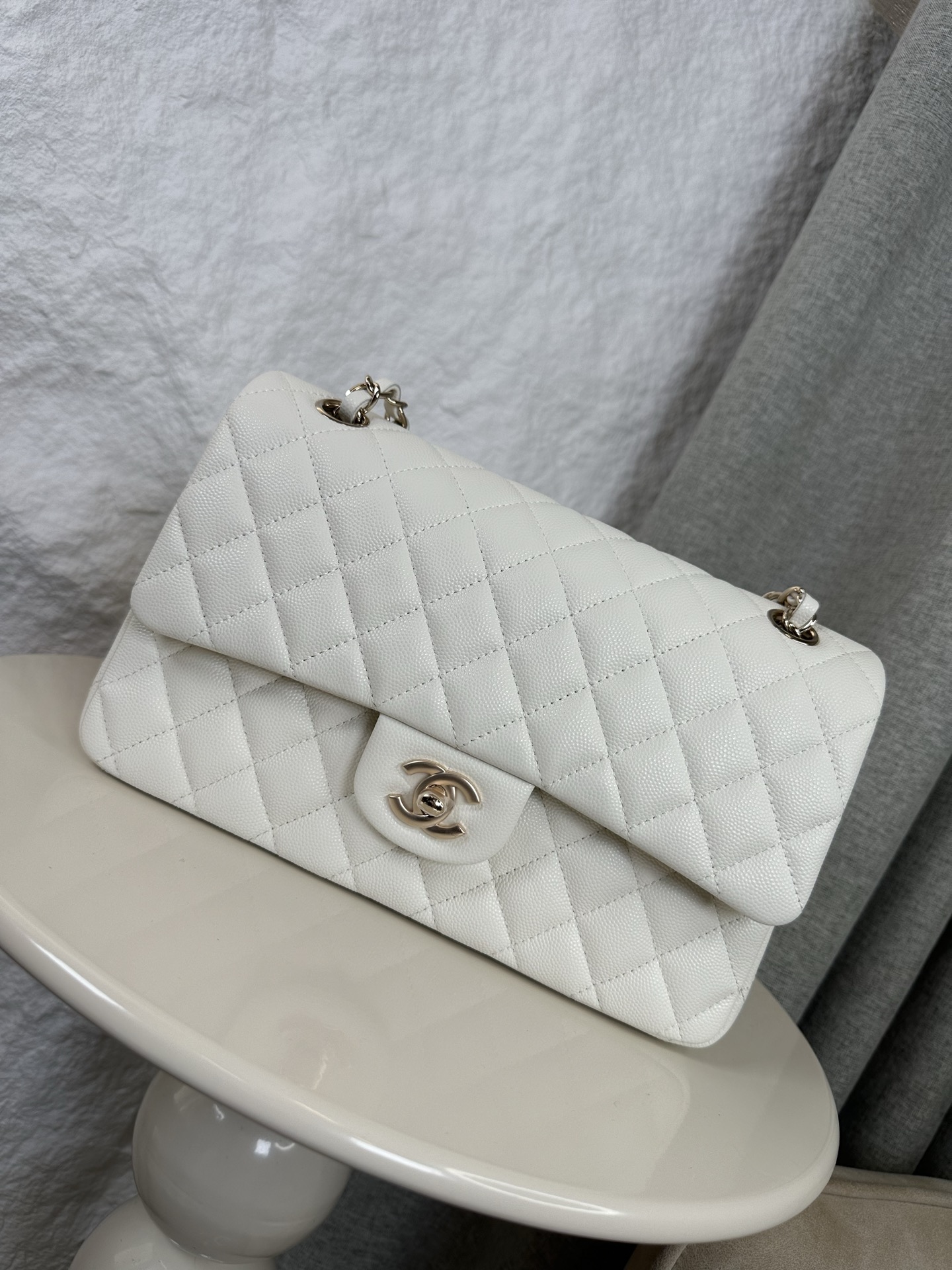 [TOP] CHANEL Classic Flap Bag Caviar Medium 25.5cm – Collection