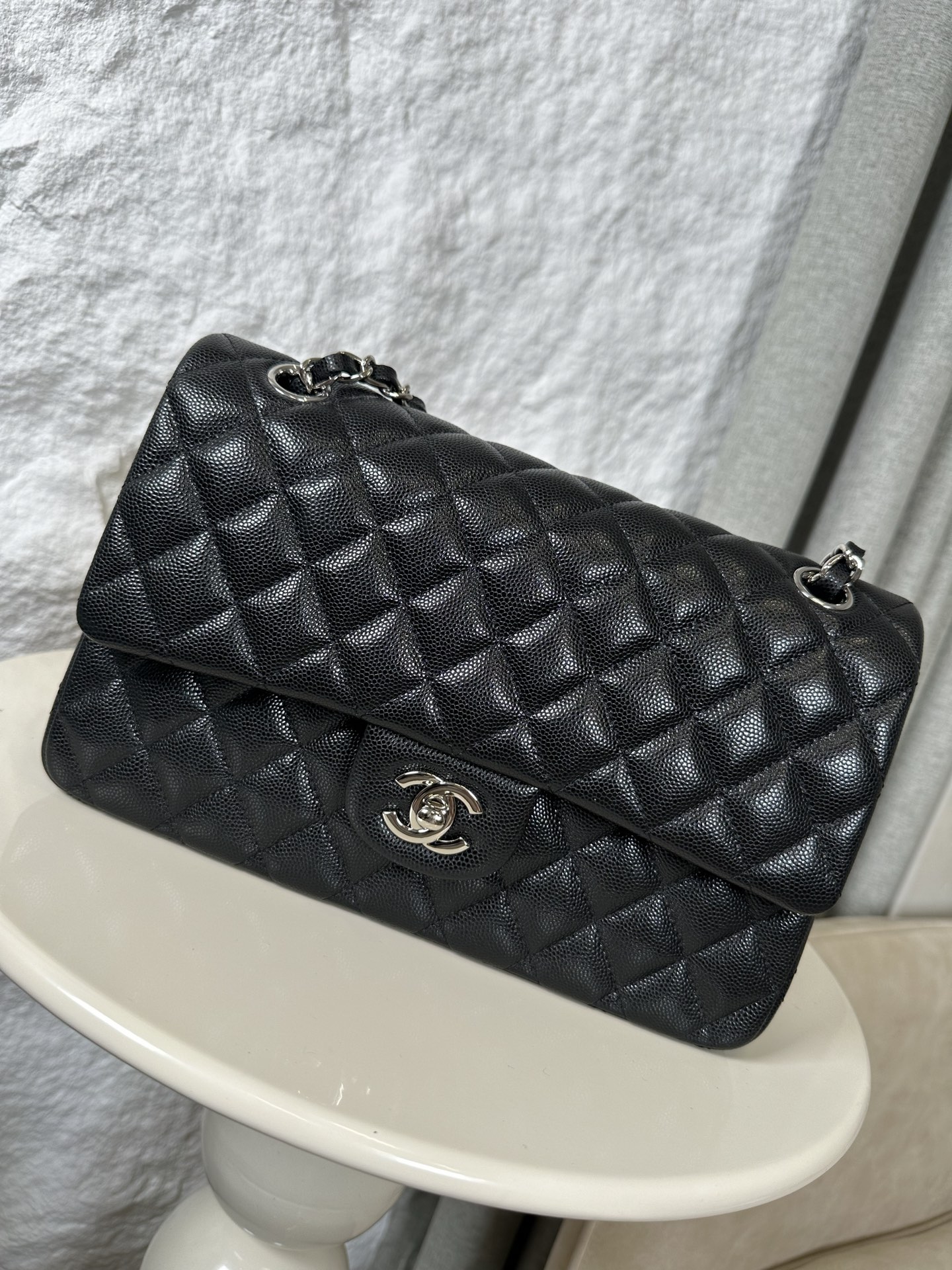 [TOP] CHANEL Classic Flap Bag Caviar Medium 25.5cm – Collection
