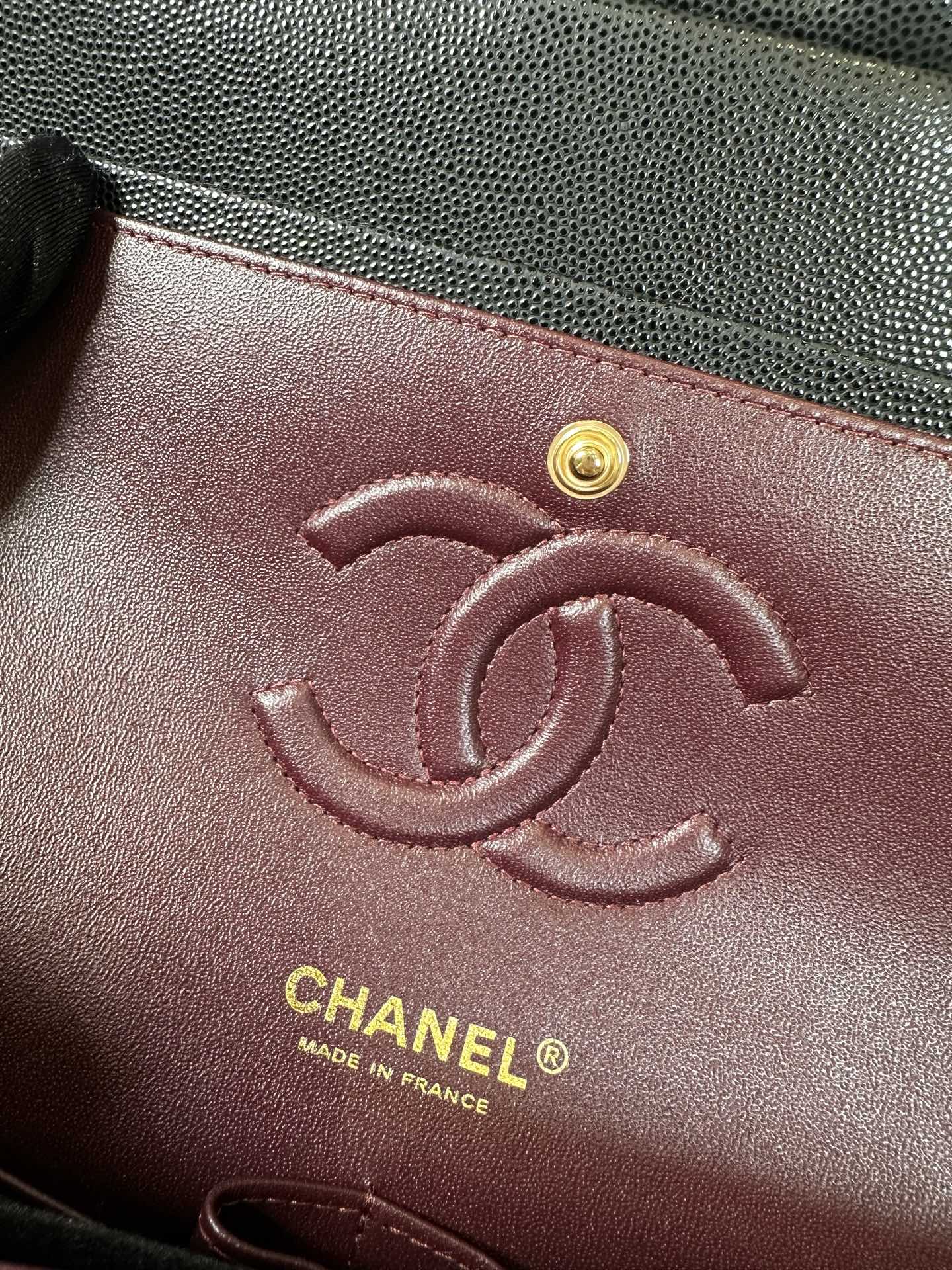 [TOP] CHANEL Classic Flap Bag Caviar Medium 25.5cm – Collection