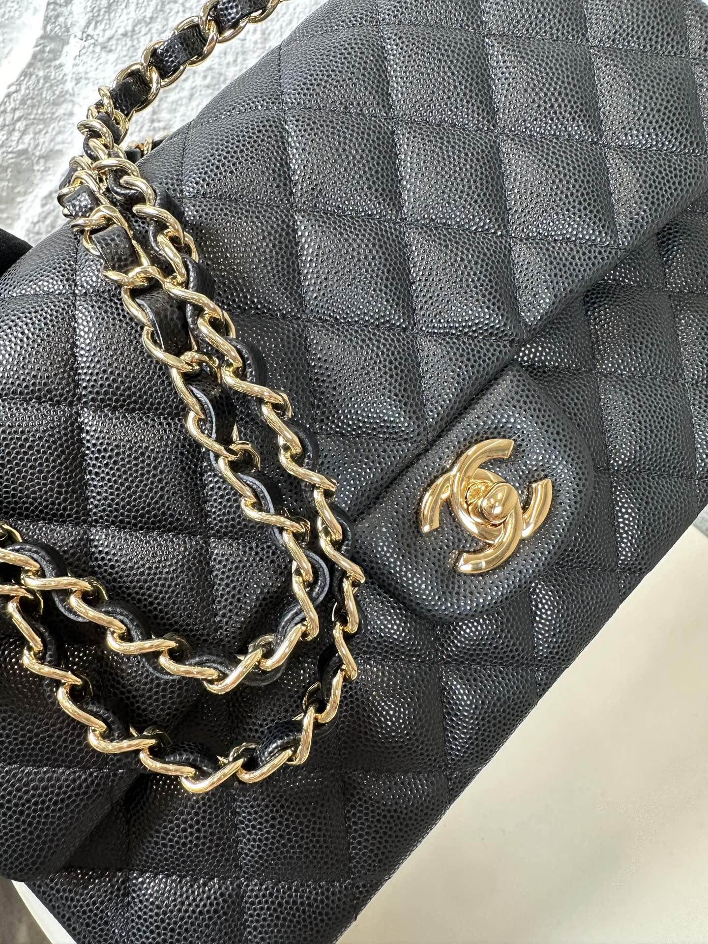 [TOP] CHANEL Classic Flap Bag Caviar Medium 25.5cm – Collection