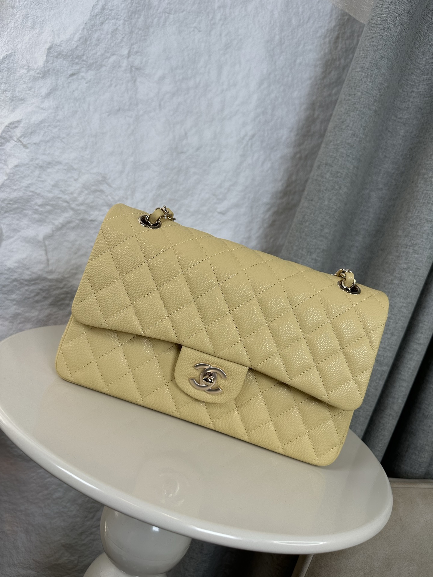 [TOP] CHANEL Classic Flap Bag Caviar Medium 25.5cm – Collection