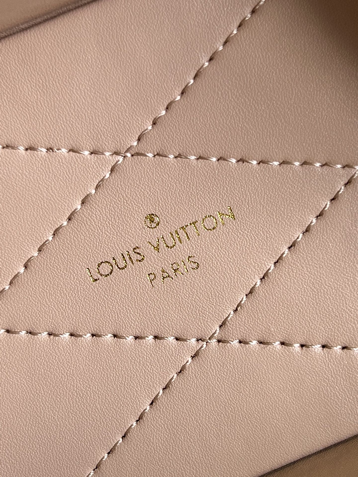 [TOP] Louis Vuitton LV Camera Box Monogram Vernis Leather 16x13x7.5cm - Brown