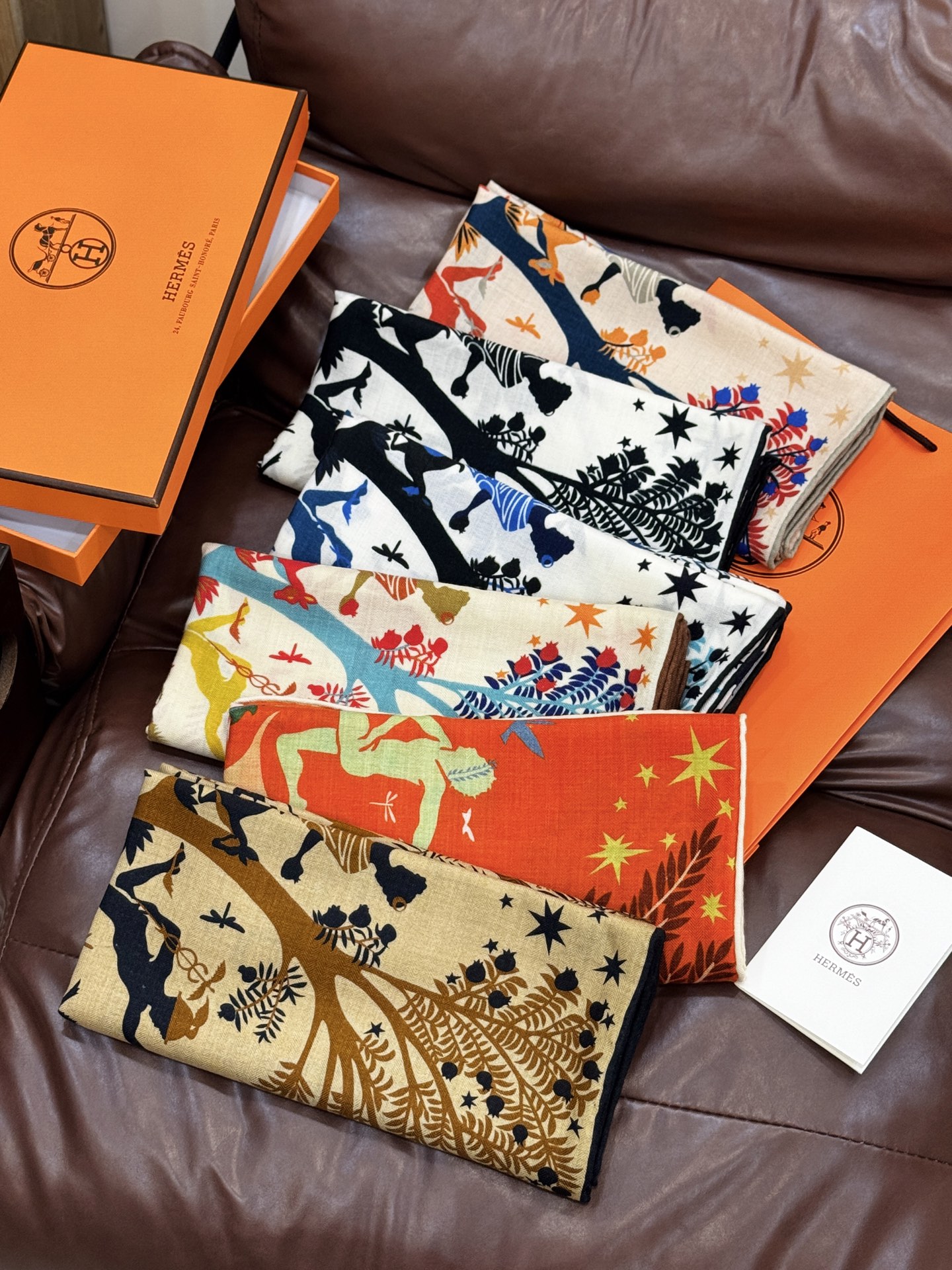 [TOP] HERMES 70% Cashmere + 30% Silk Scarf 140x140 cm - 6 Colors