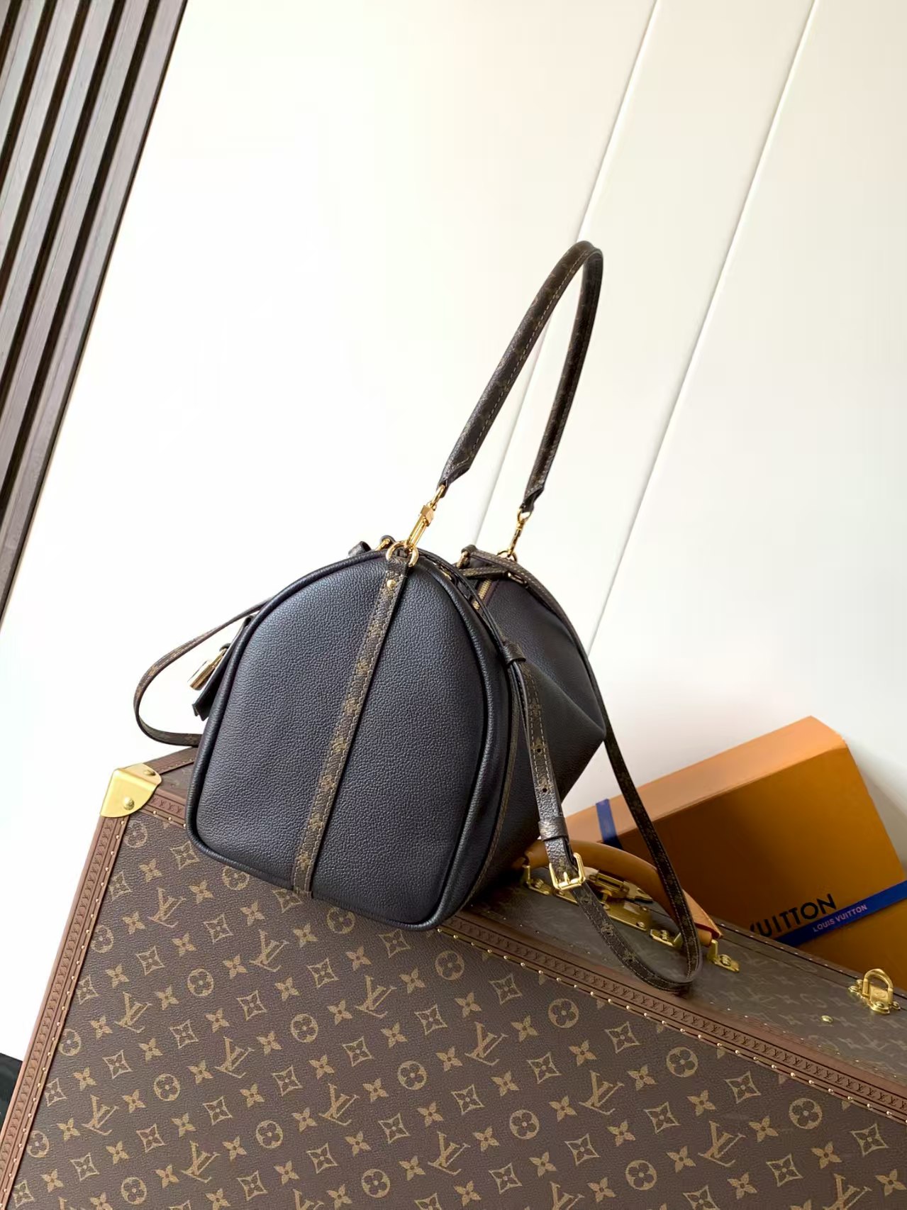 [TOP] Louis Vuitton LV Express Bag 24x18.5x36 cm - Black