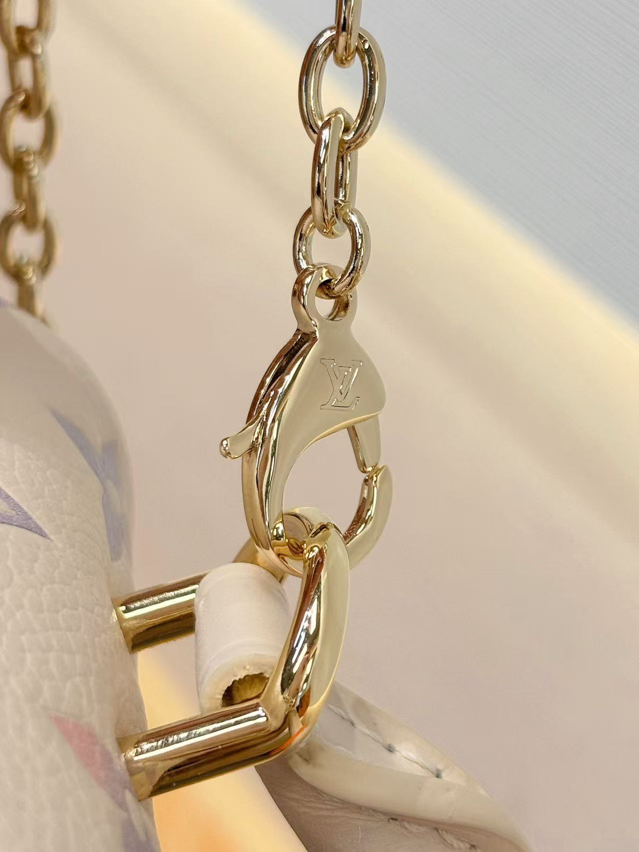 [TOP] Louis Vuitton LV Nano Madeleine Bag Monogram Empreinte Leather 21× 12.5 × 6cm - Beige