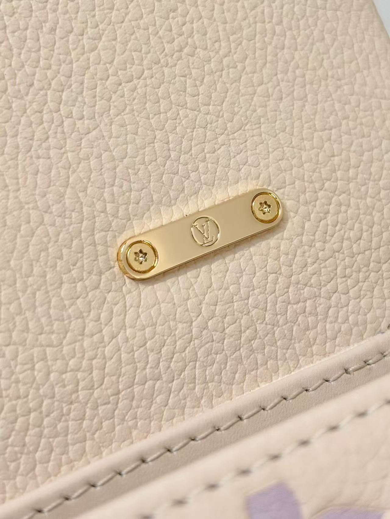 [TOP] Louis Vuitton LV Nano Madeleine Bag Monogram Empreinte Leather 21× 12.5 × 6cm - Beige