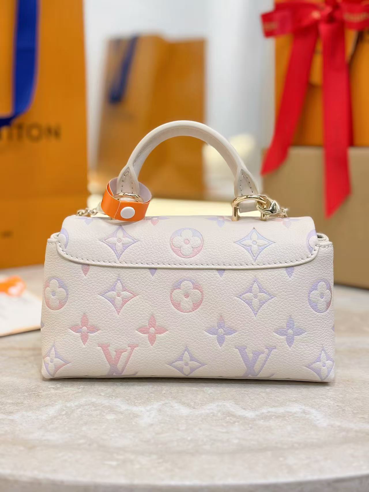 [TOP] Louis Vuitton LV Nano Madeleine Bag Monogram Empreinte Leather 21× 12.5 × 6cm - Beige