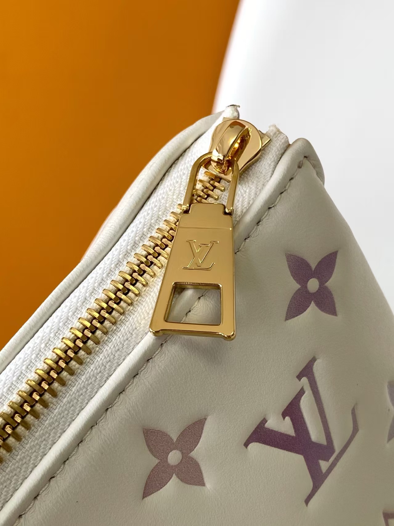 [TOP] Louis Vuitton LV Coussin Bag  26x20x12cm - Beige