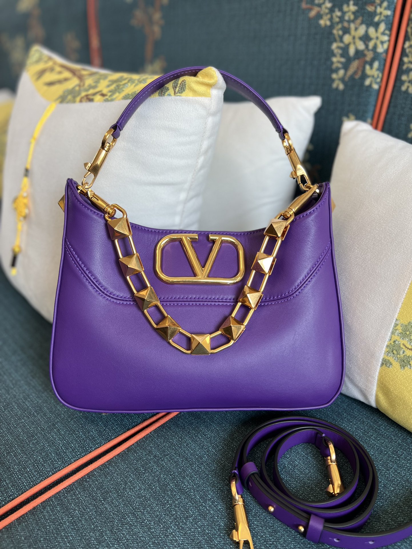 [TOP] VALENTINO Garavani Stud Sign  HOBO Bag 28 x  22 x 8 cm - Purple