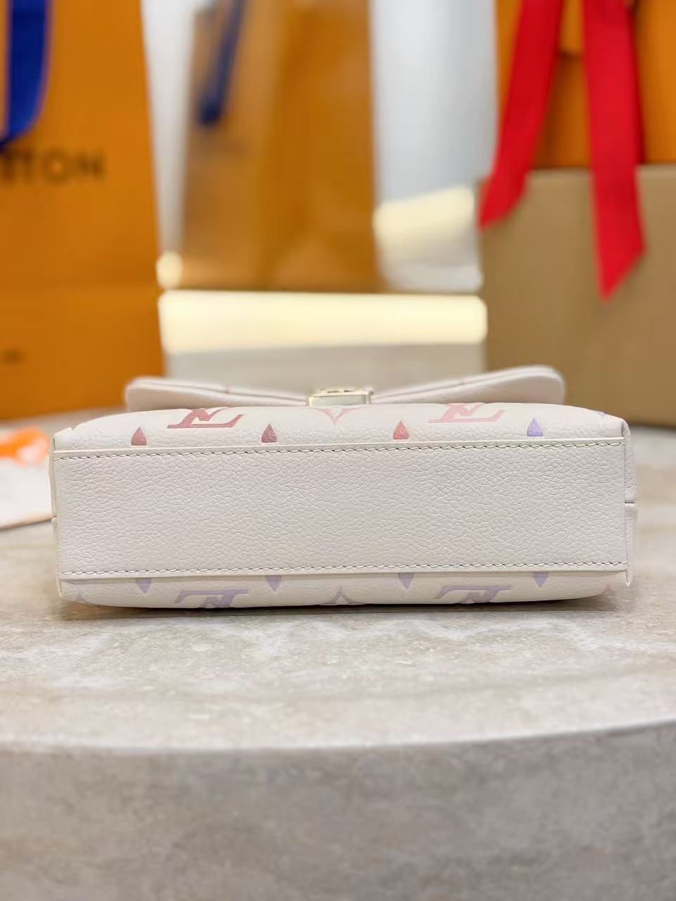 [TOP] Louis Vuitton LV Nano Madeleine Bag Monogram Empreinte Leather 21× 12.5 × 6cm - Beige