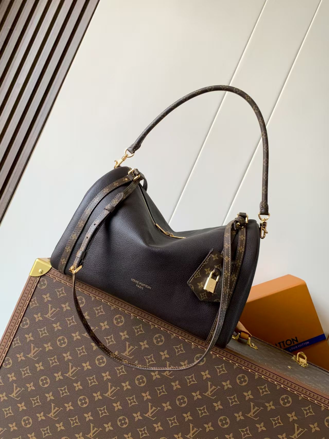[TOP] Louis Vuitton LV Express Bag 24x18.5x36 cm - Black