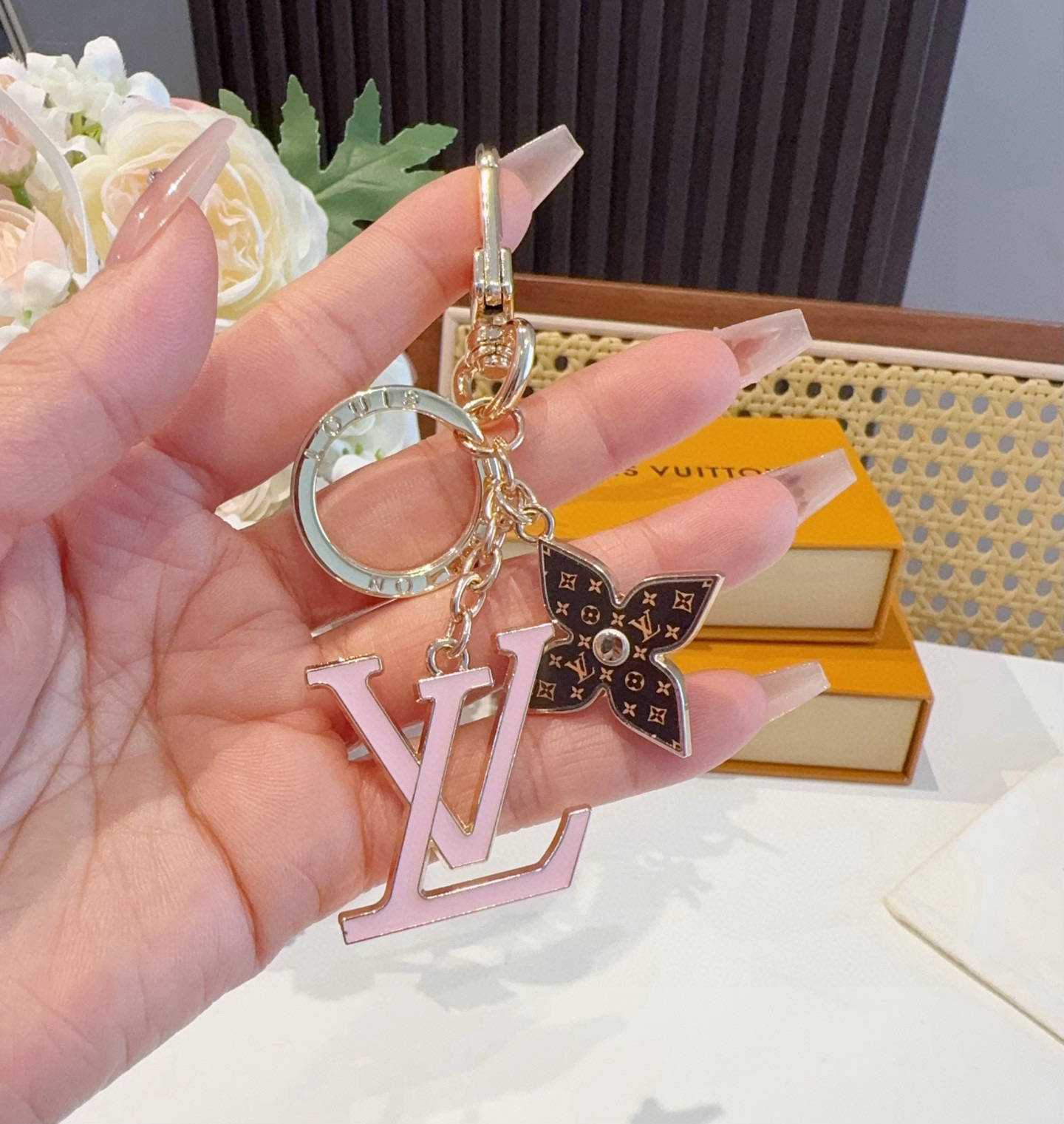 [TOP] Louis Vuitton LV  Key Chain - 3 Colors