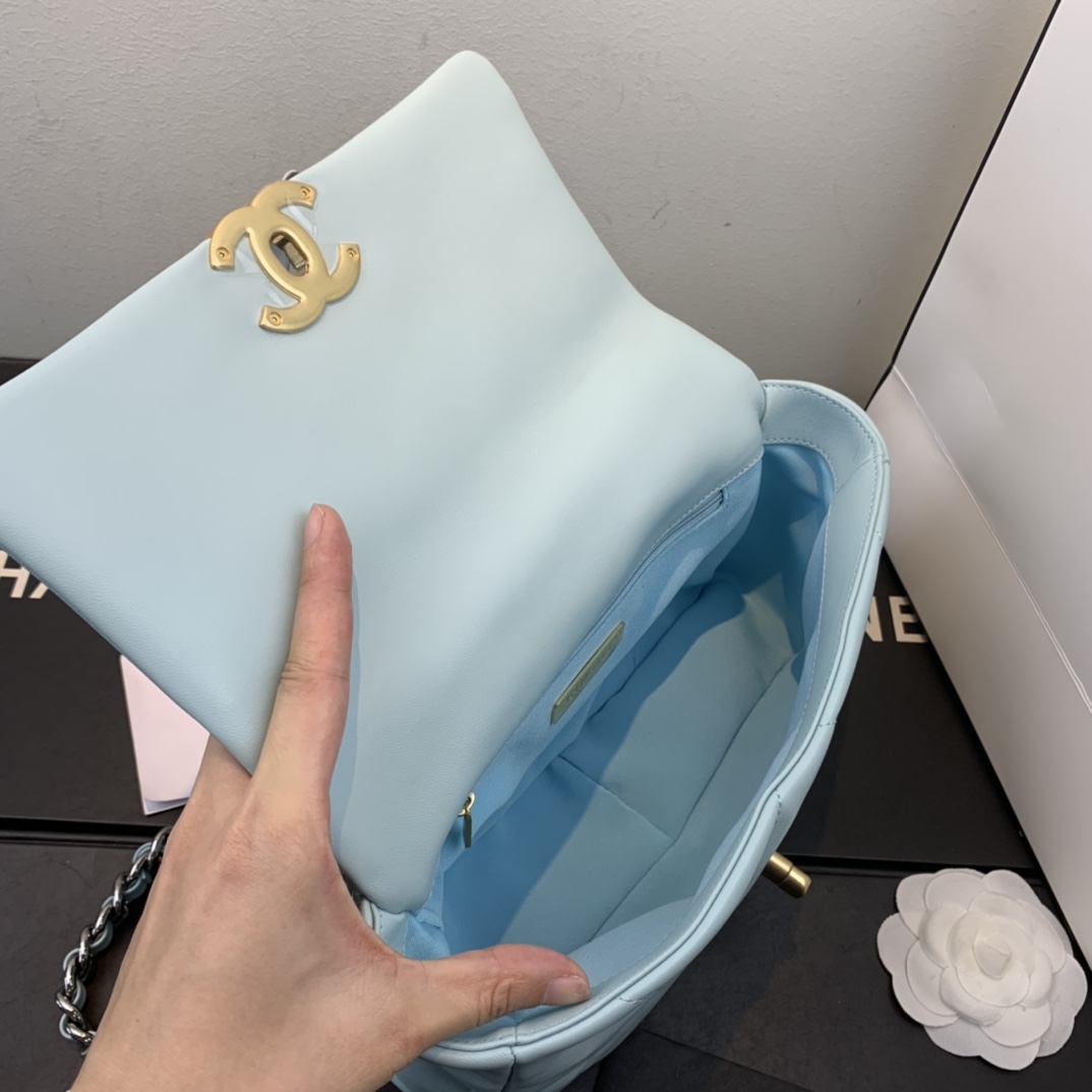 [TOP] CHANEL Lambskin 19 Bag 26x9x16cm - Light Blue&GHW