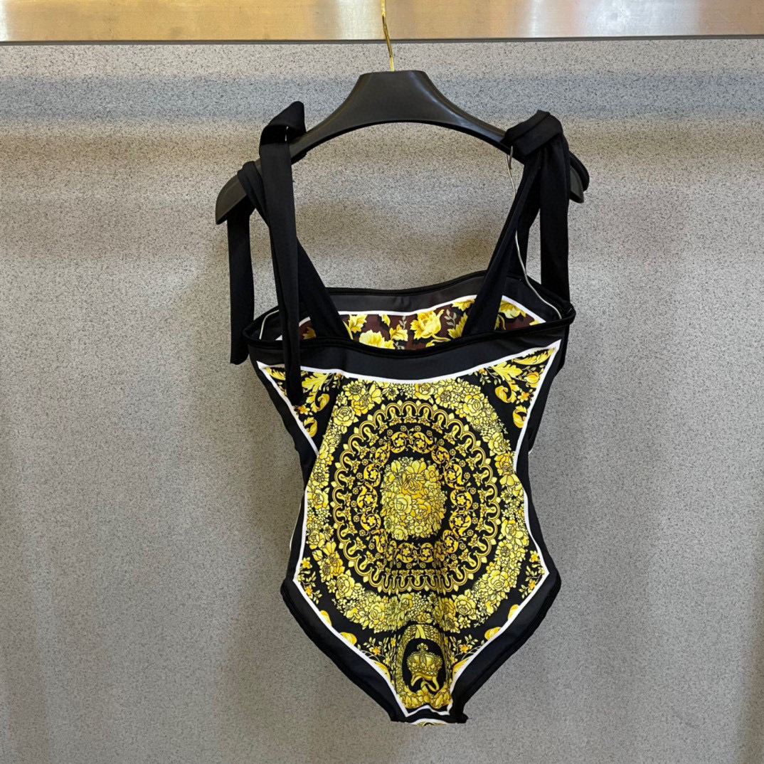 [TOP] VERSACE One-Piece Swimsuit Set - Black