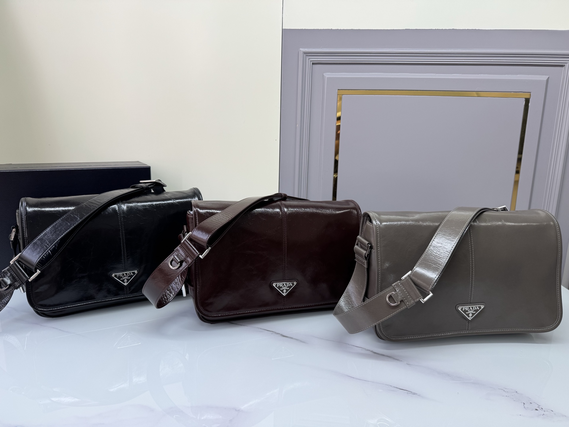 [TOP] PRADA Messenger Bag Wax Leather 30x20x11cm - 3 Color