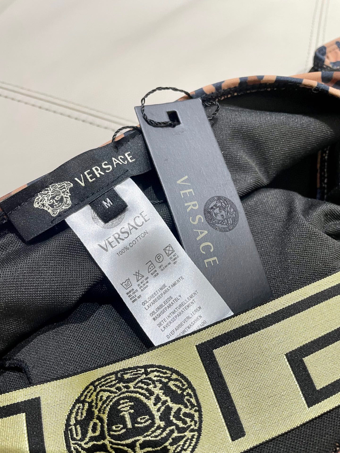 [TOP] VERSACE One-Piece Swimsuit - Leopard Print