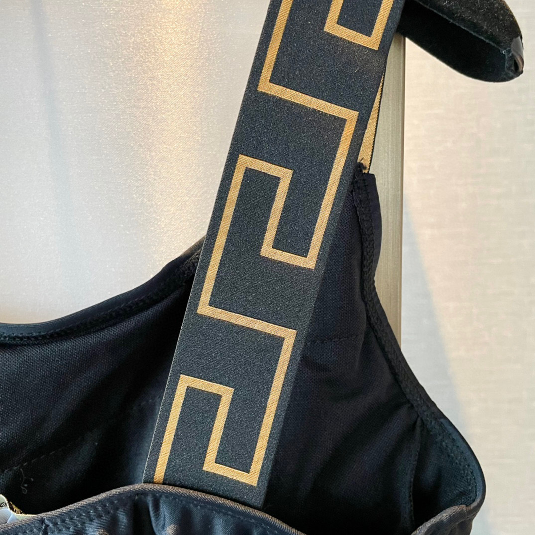 [TOP] VERSACE One-Piece Swimsuit - Black