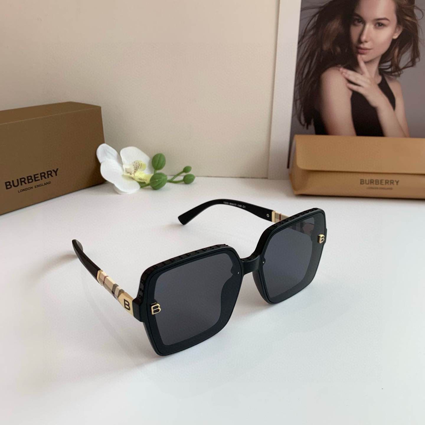[TOP] BURBERRY Sunglasses - 2 Colors