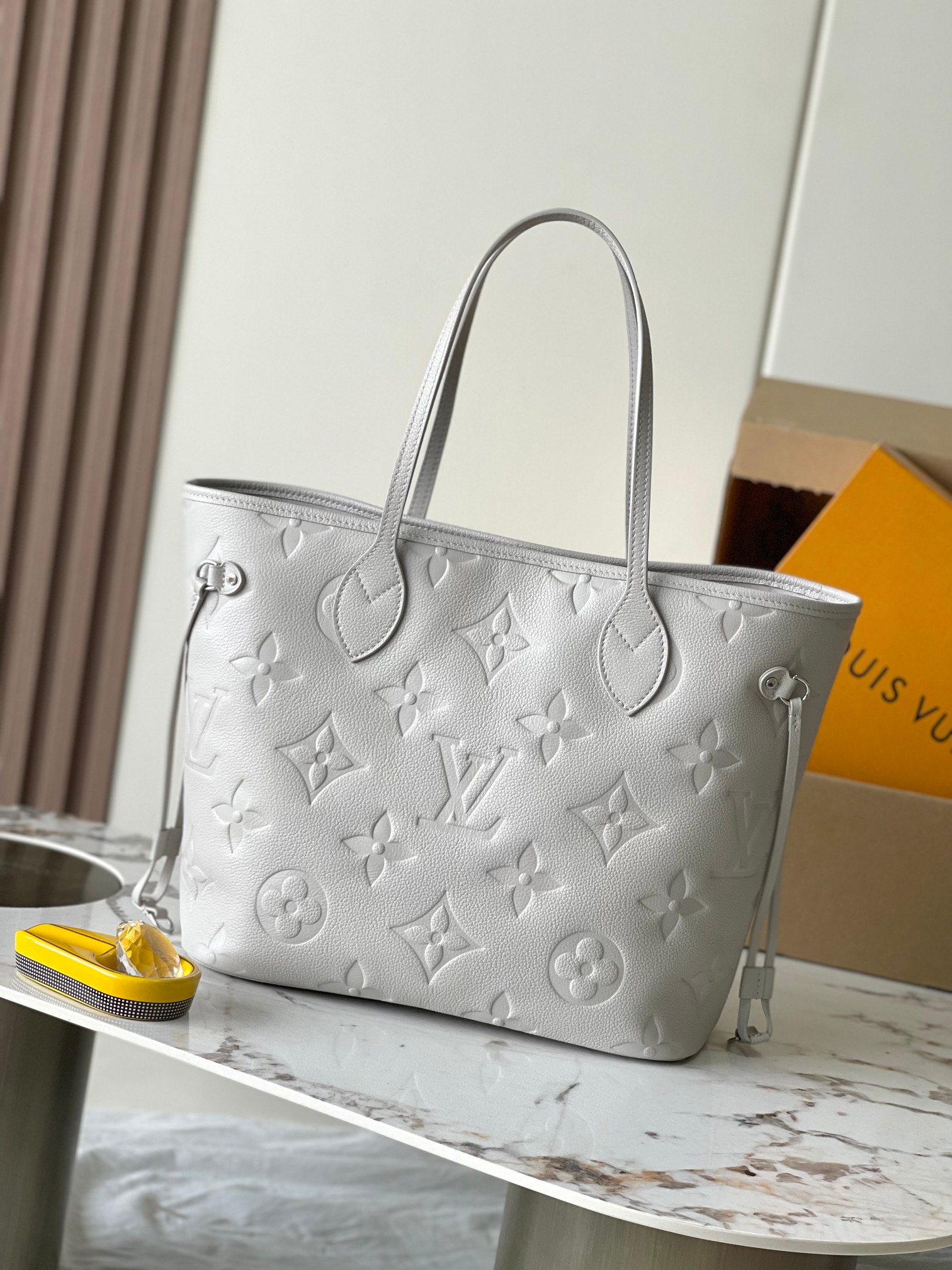 [TOP] Louis Vuitton LV Neverfull 28 x 14 x 31 cm - Milky