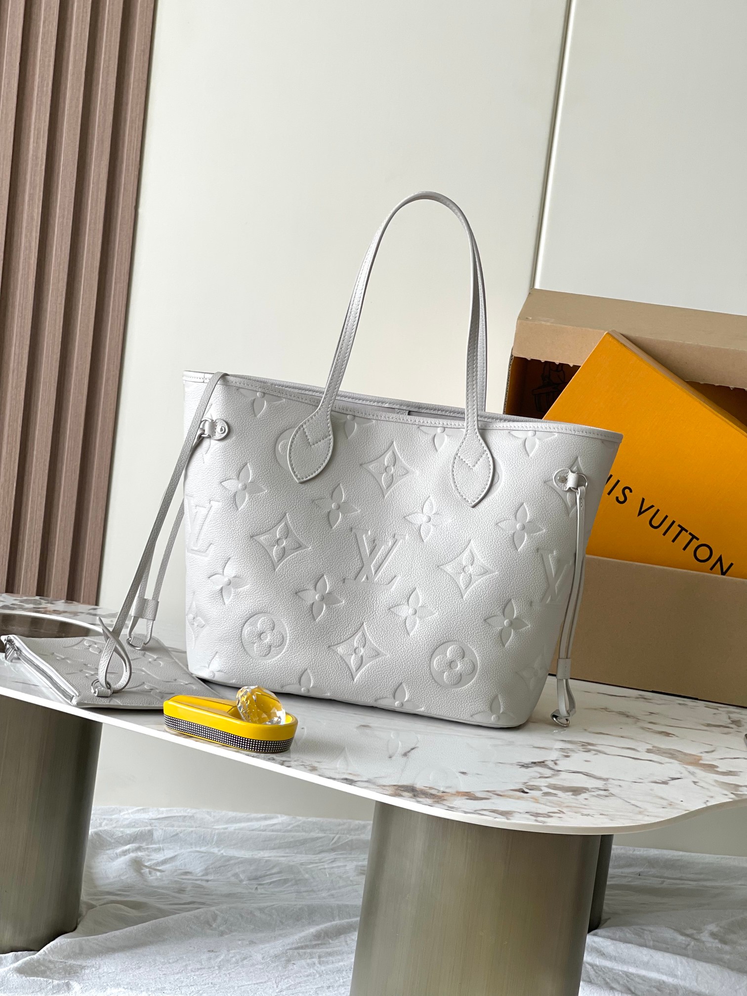 [TOP] Louis Vuitton LV Neverfull 28 x 14 x 31 cm - Milky