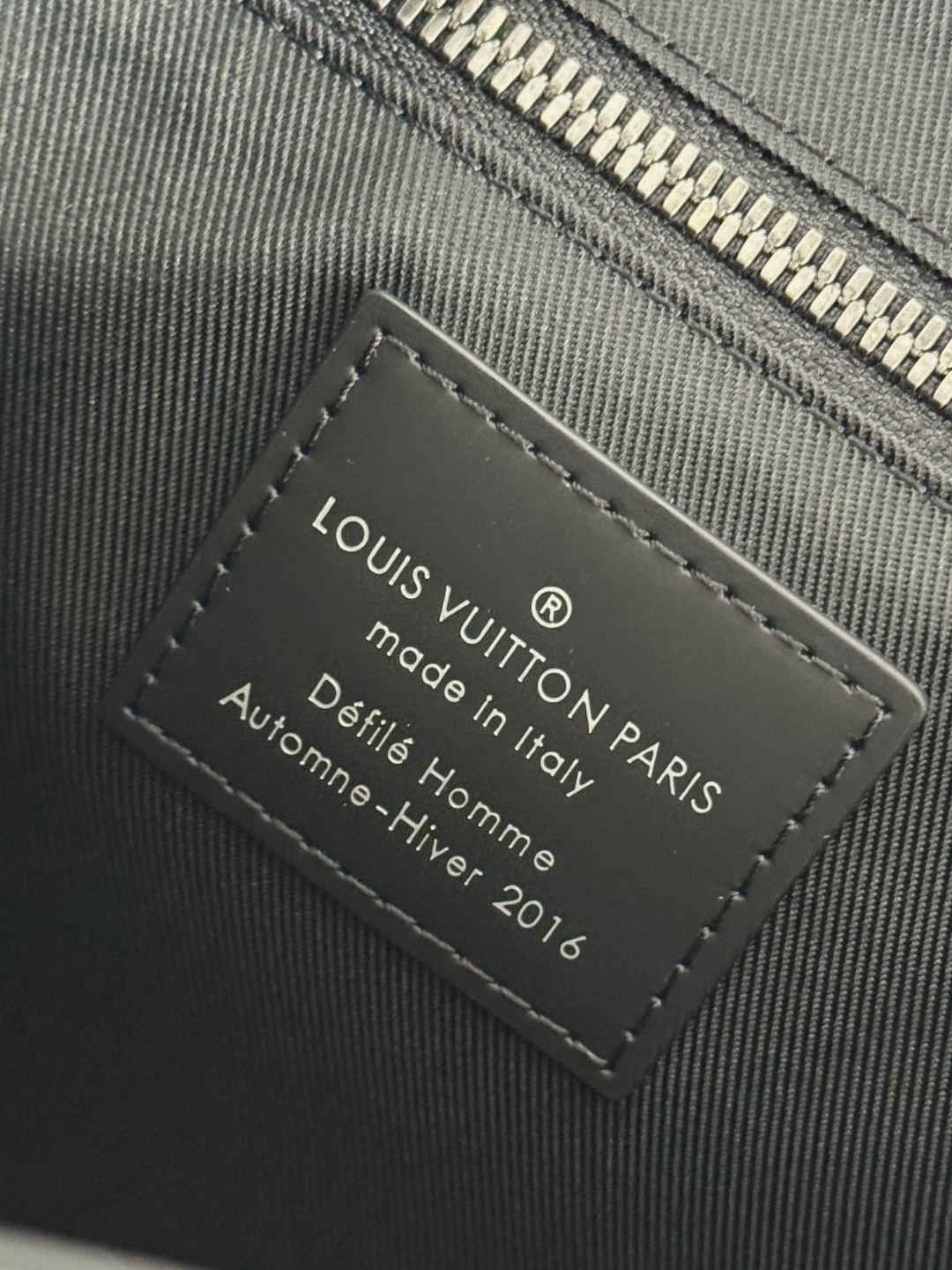 [TOP] Louis Vuitton LV Pochette Voyage Bag 33✖️22.5✖️11cm - Black