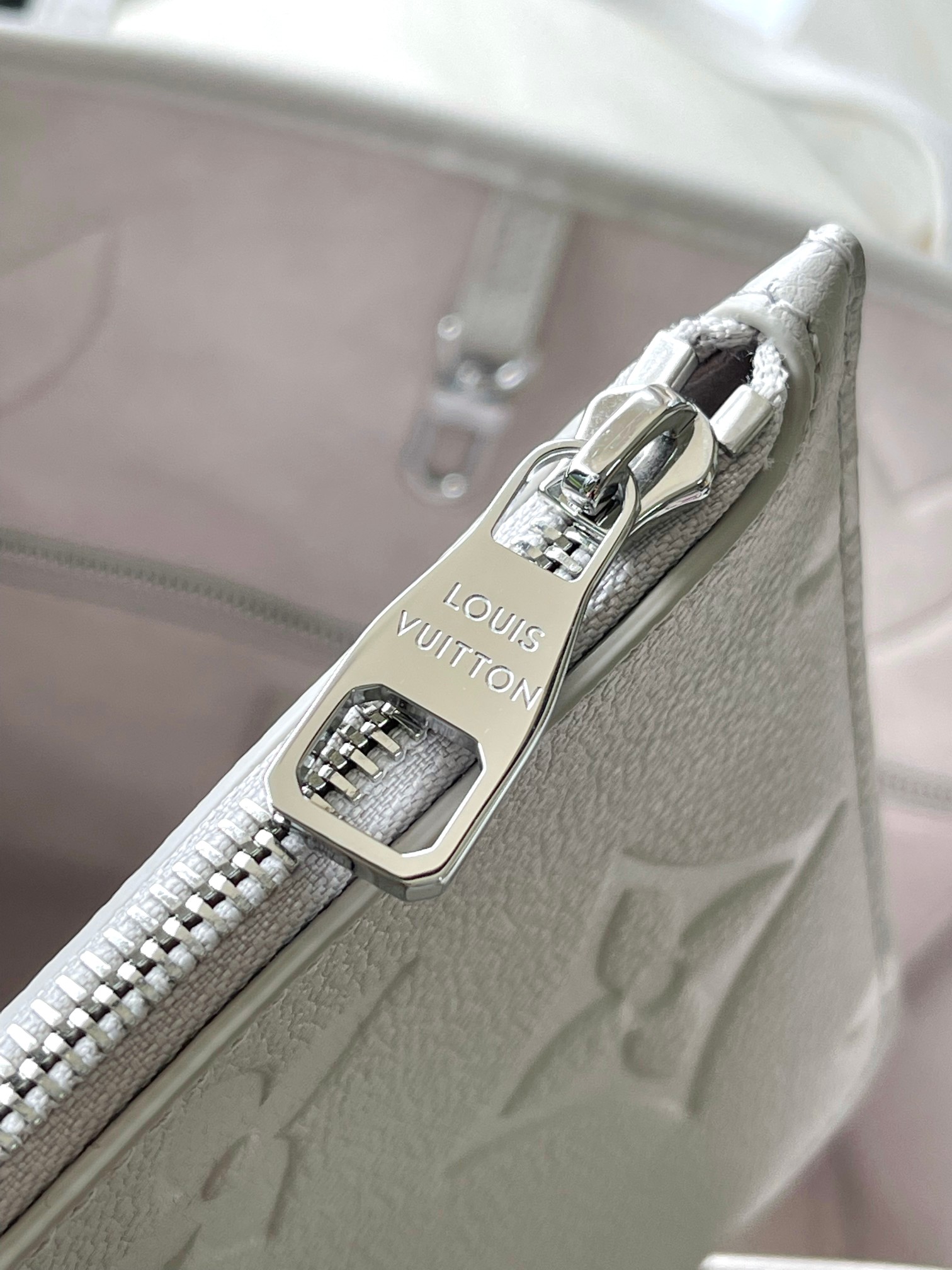 [TOP] Louis Vuitton LV Neverfull 28 x 14 x 31 cm - Milky