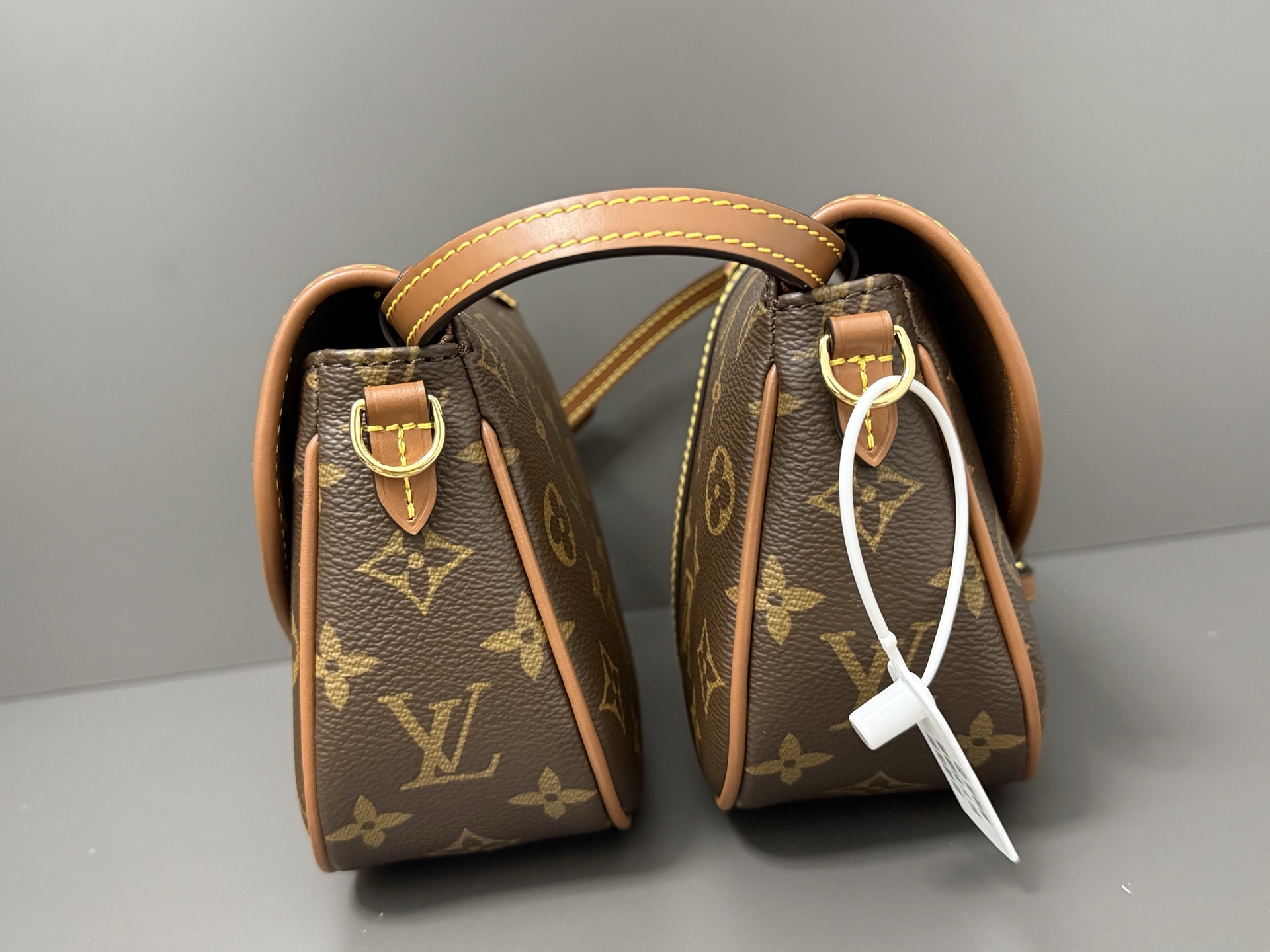 [TOP] Louis Vuitton LV Duo BB Waist Bag 14 x 6 x 19 cm - Brown