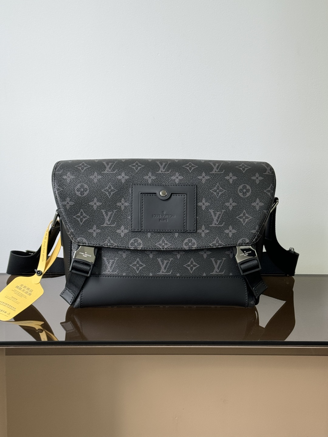 [TOP] Louis Vuitton LV Pochette Voyage Bag 33✖️22.5✖️11cm - Black
