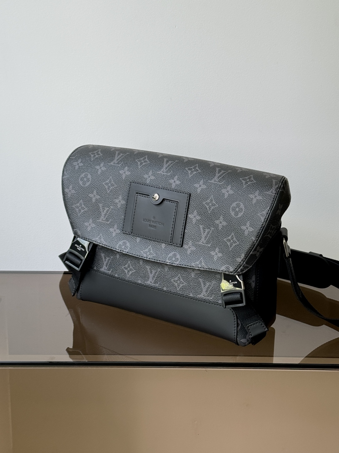 [TOP] Louis Vuitton LV Pochette Voyage Bag 33✖️22.5✖️11cm - Black