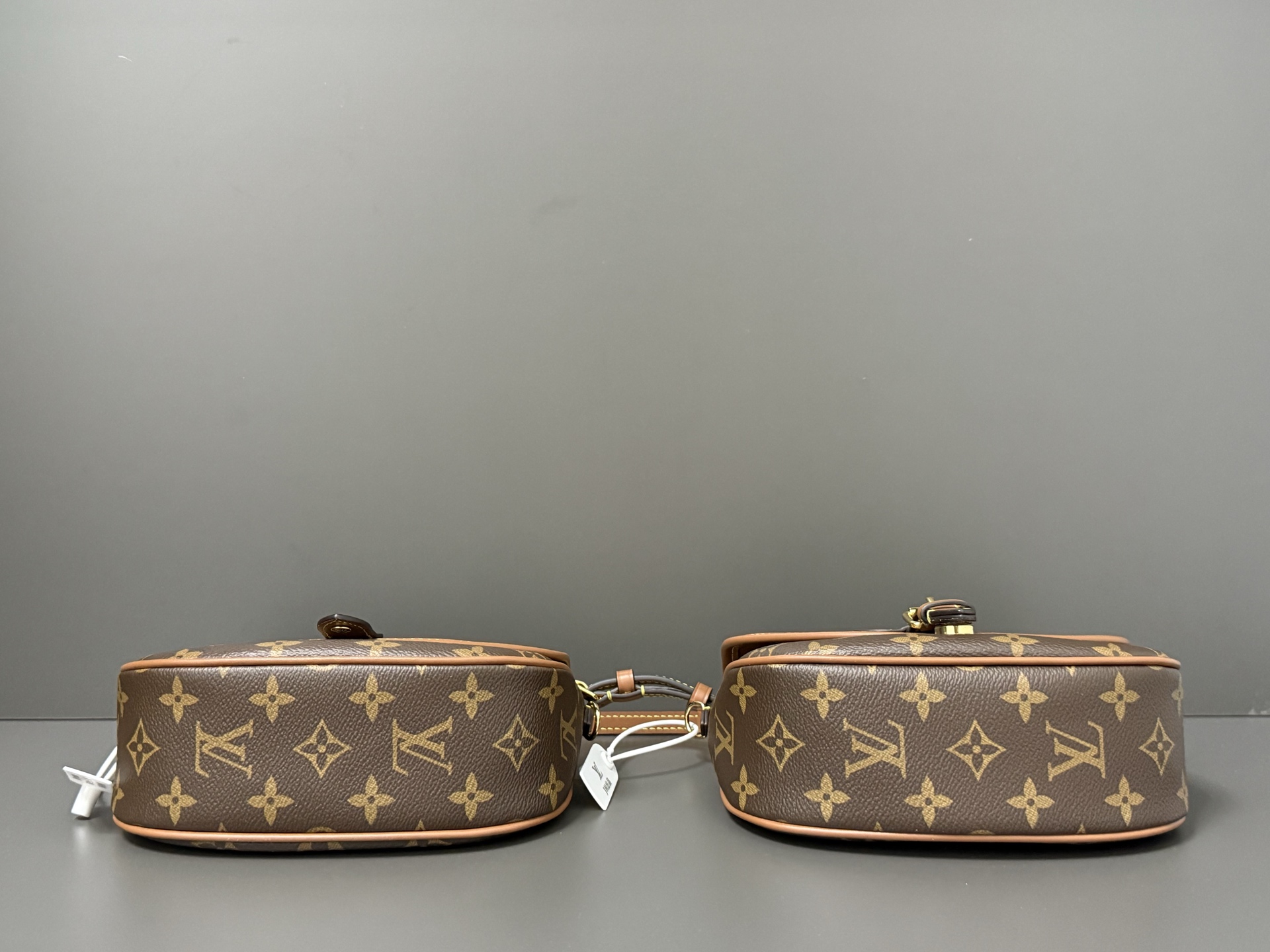 [TOP] Louis Vuitton LV Duo BB Waist Bag 14 x 6 x 19 cm - Brown