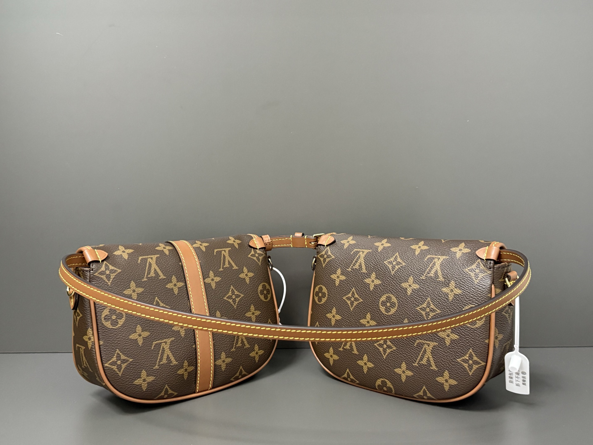 [TOP] Louis Vuitton LV Duo BB Waist Bag 14 x 6 x 19 cm - Brown