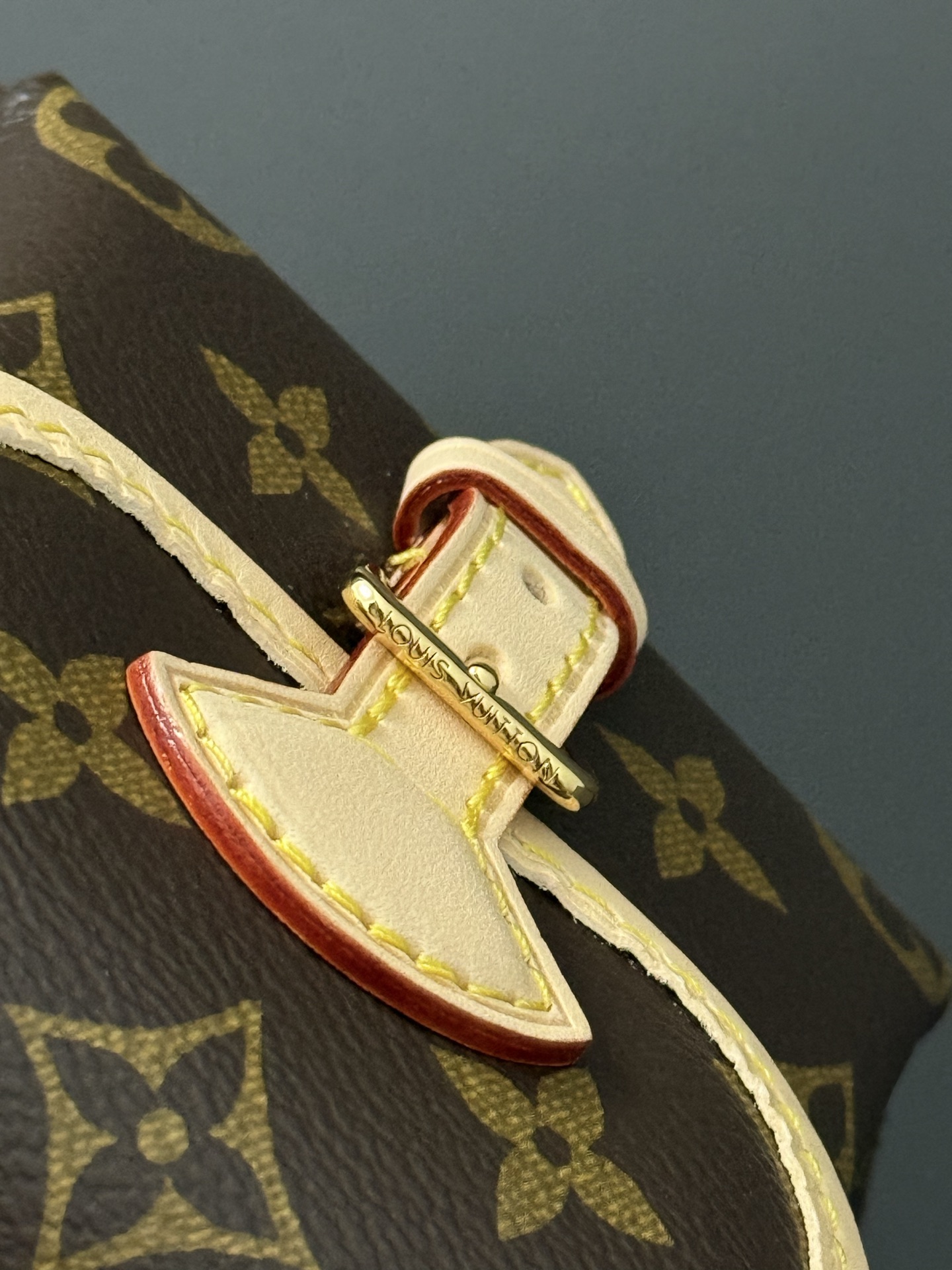 [TOP] Louis Vuitton LV Odyssee  Handbag 24 x 18 x 36cm - Brown