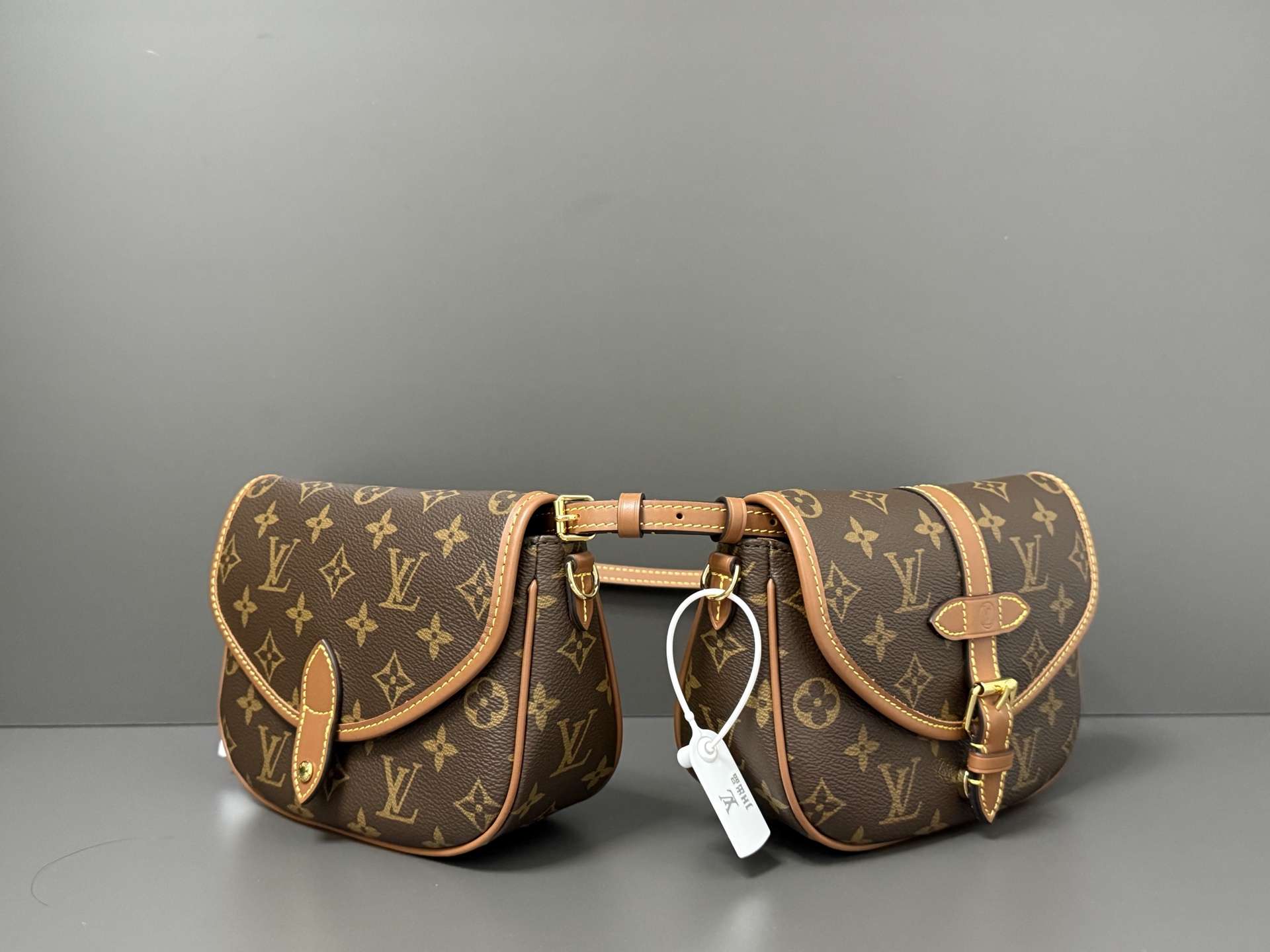 [TOP] Louis Vuitton LV Duo BB Waist Bag 14 x 6 x 19 cm - Brown
