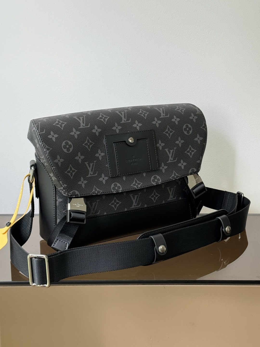 [TOP] Louis Vuitton LV Pochette Voyage Bag 33✖️22.5✖️11cm - Black