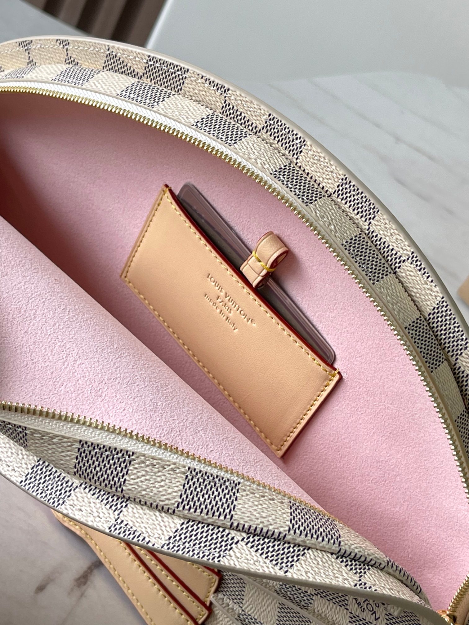 [TOP] Louis Vuitton LV Monogram Fan Handbag 19*6*37cm - White