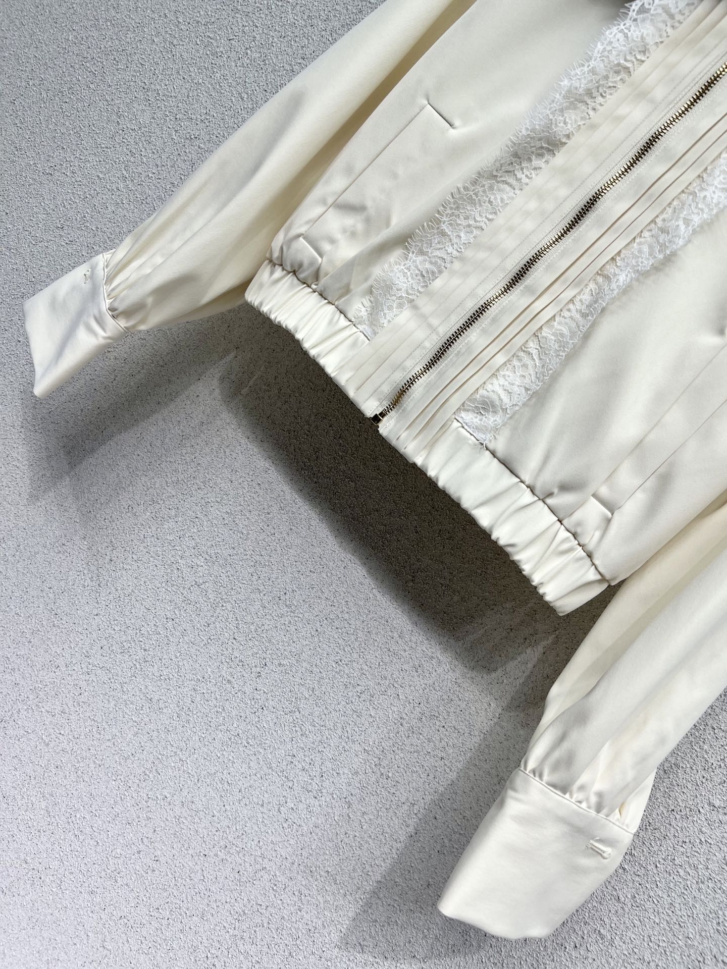 [TOP] Miu Miu Jacket  - Beige