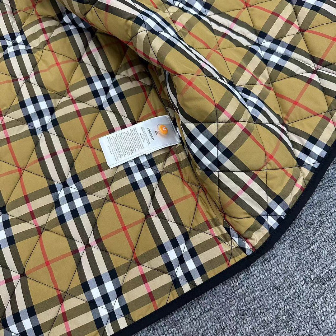 [TOP]BURBERRY Jacket - Black