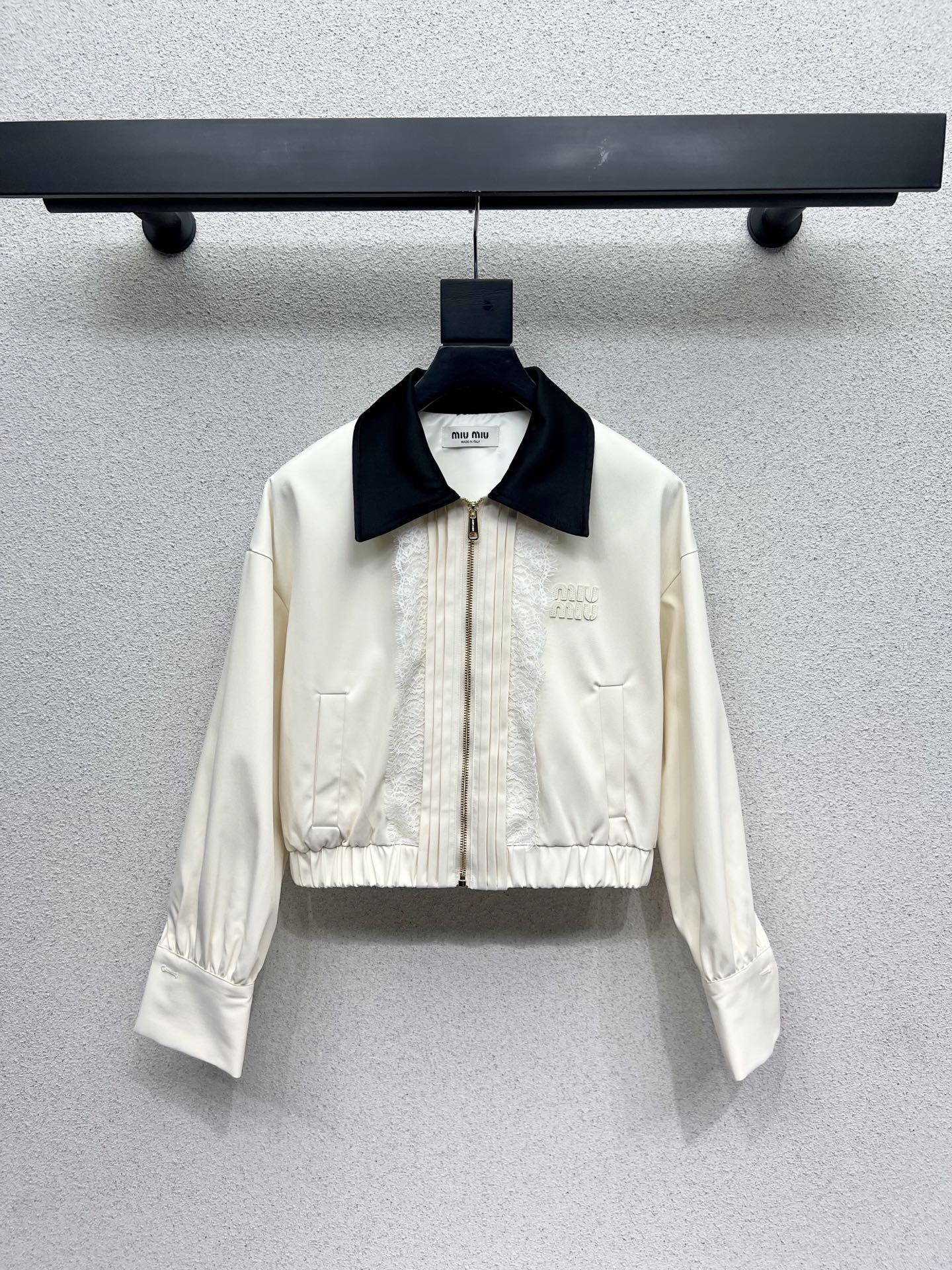 [TOP] Miu Miu Jacket  - Beige