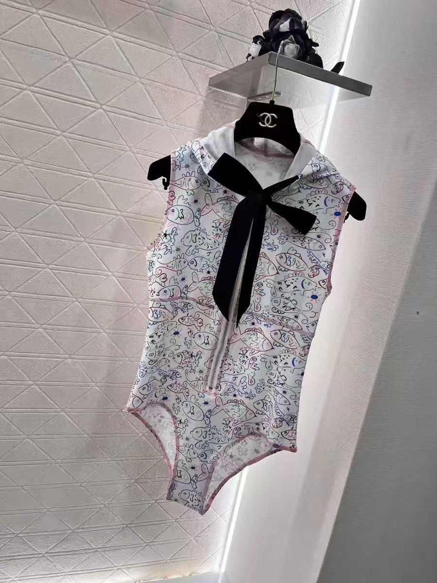 [TOP] CHANEL One-Piece Swimsuit - White