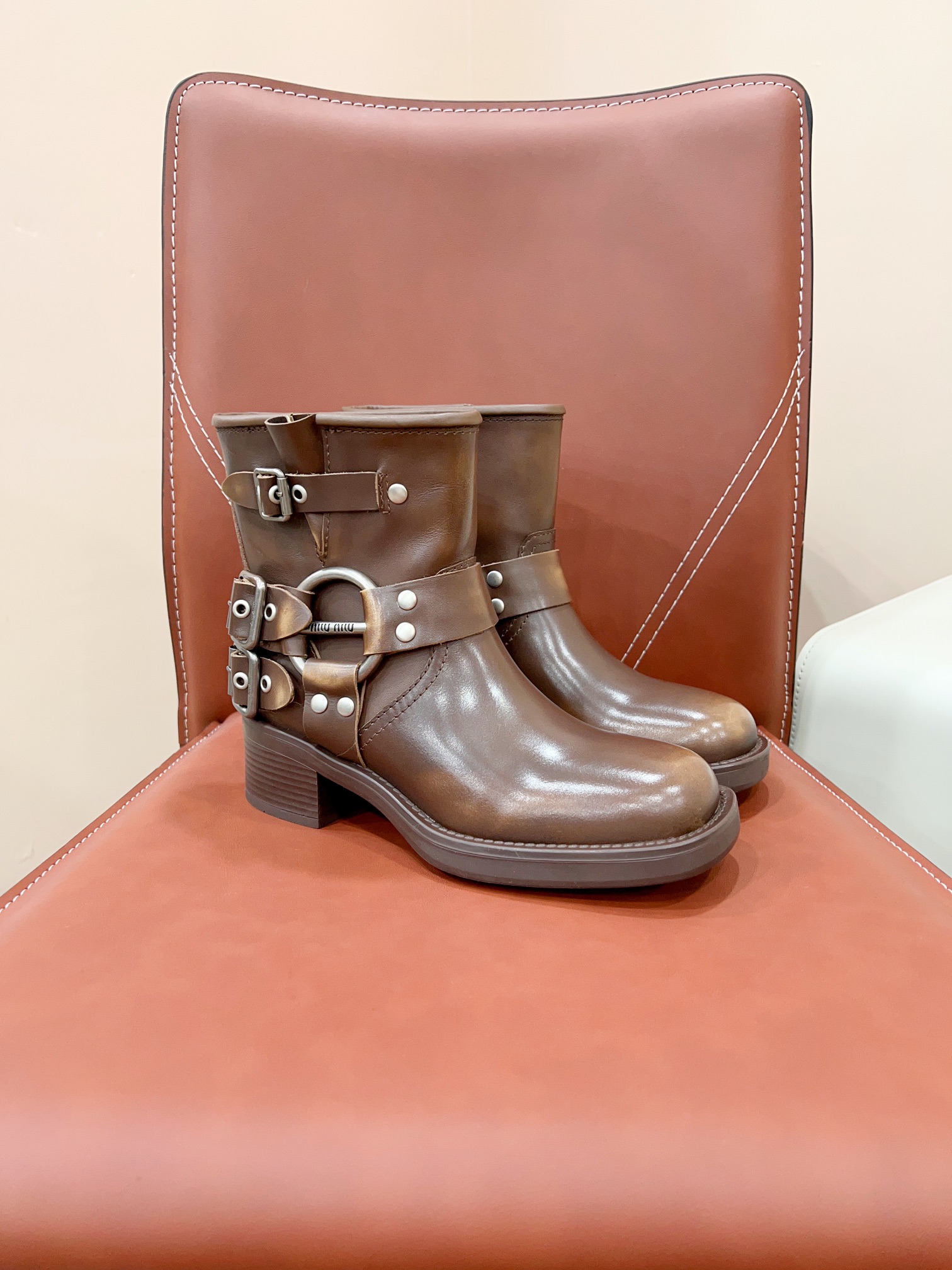 [TOP] Miu Miu Retro Western Catwalk Motorcycle Short Boots - 2 Colors