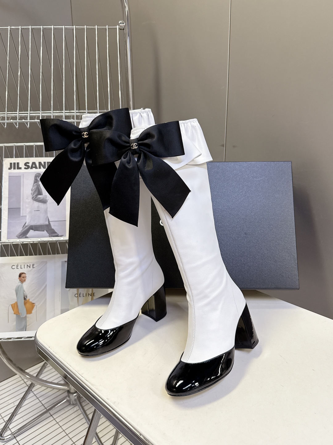 [TOP] CHANEL Calfskin Boots with Bow - 2 Color