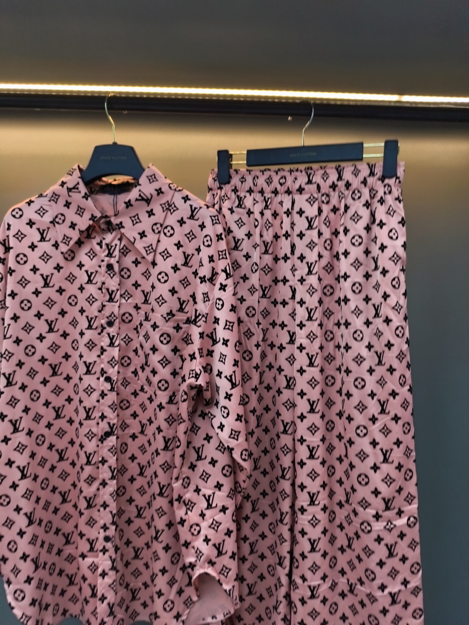 [TOP] LOUIS VUITTON  LV Home Wear Pajamas - Red